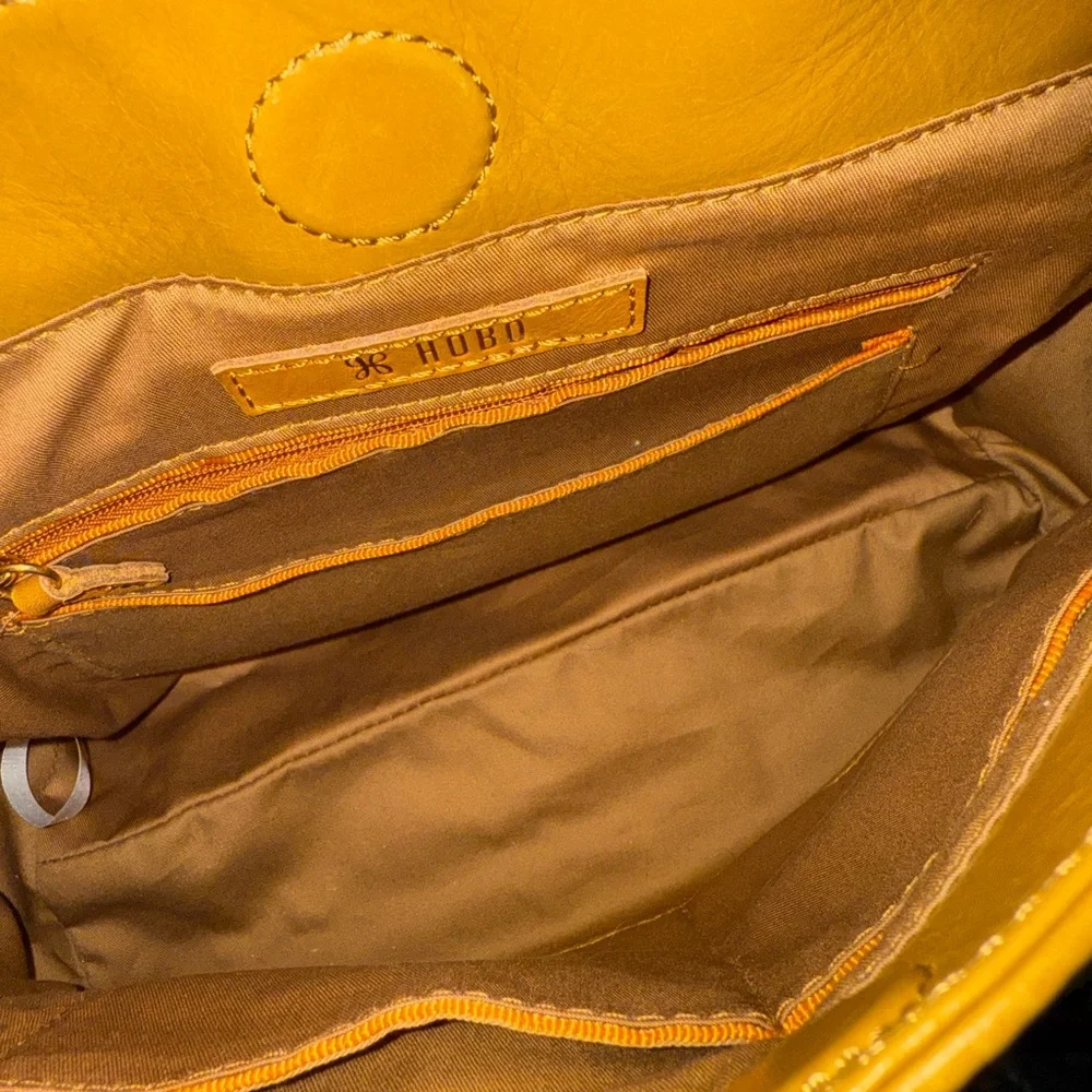 NWT Hobo multicolor leather bag with crossbody and shoulder option - Picture 9 of 14